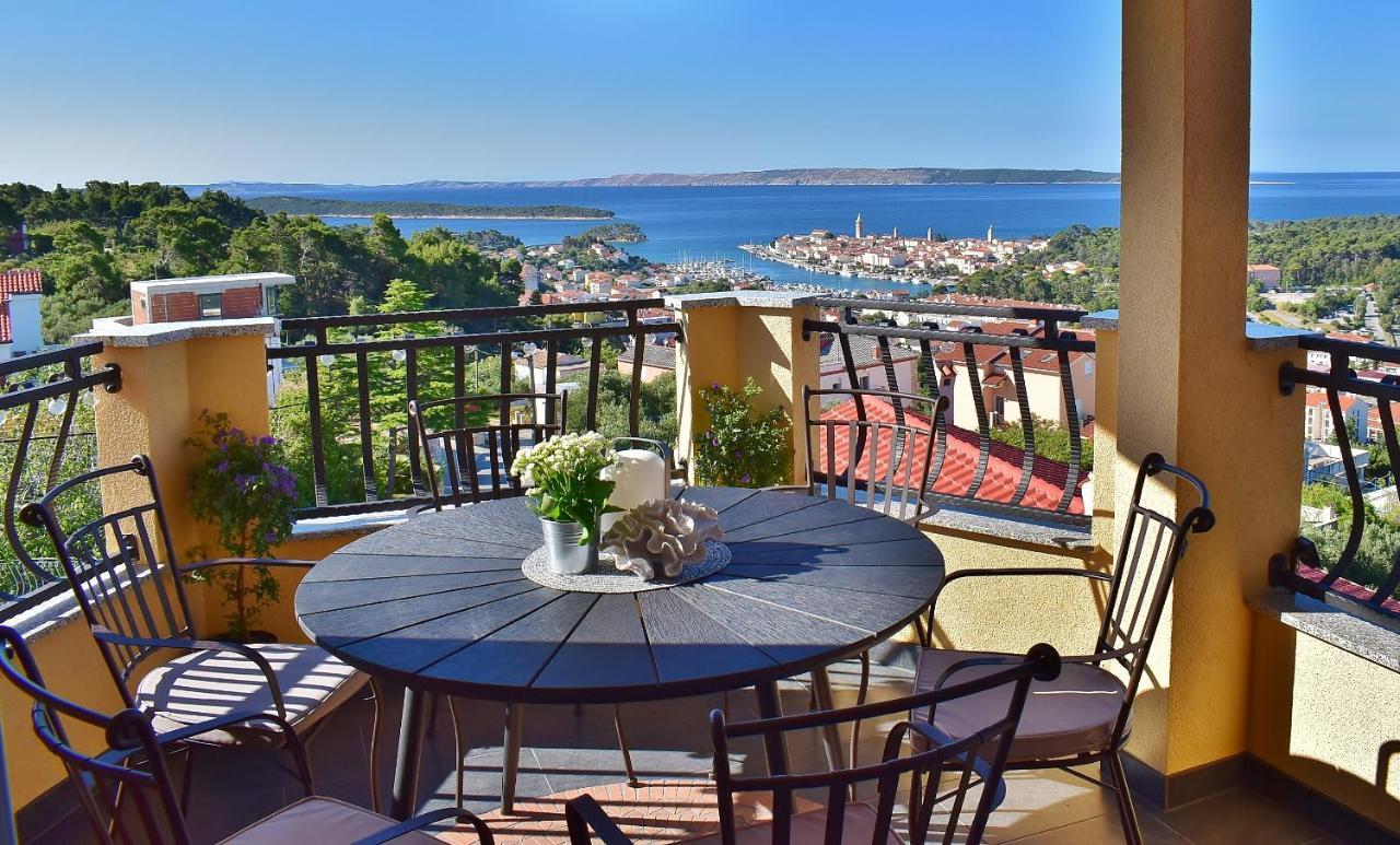 Guest House Panorama Palit Exterior photo