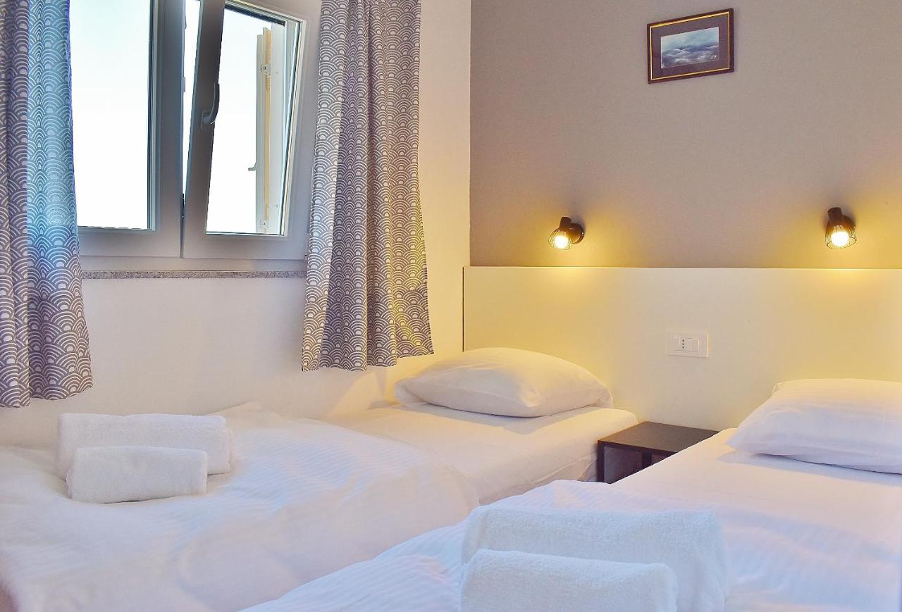 Guest House Panorama Palit Exterior photo